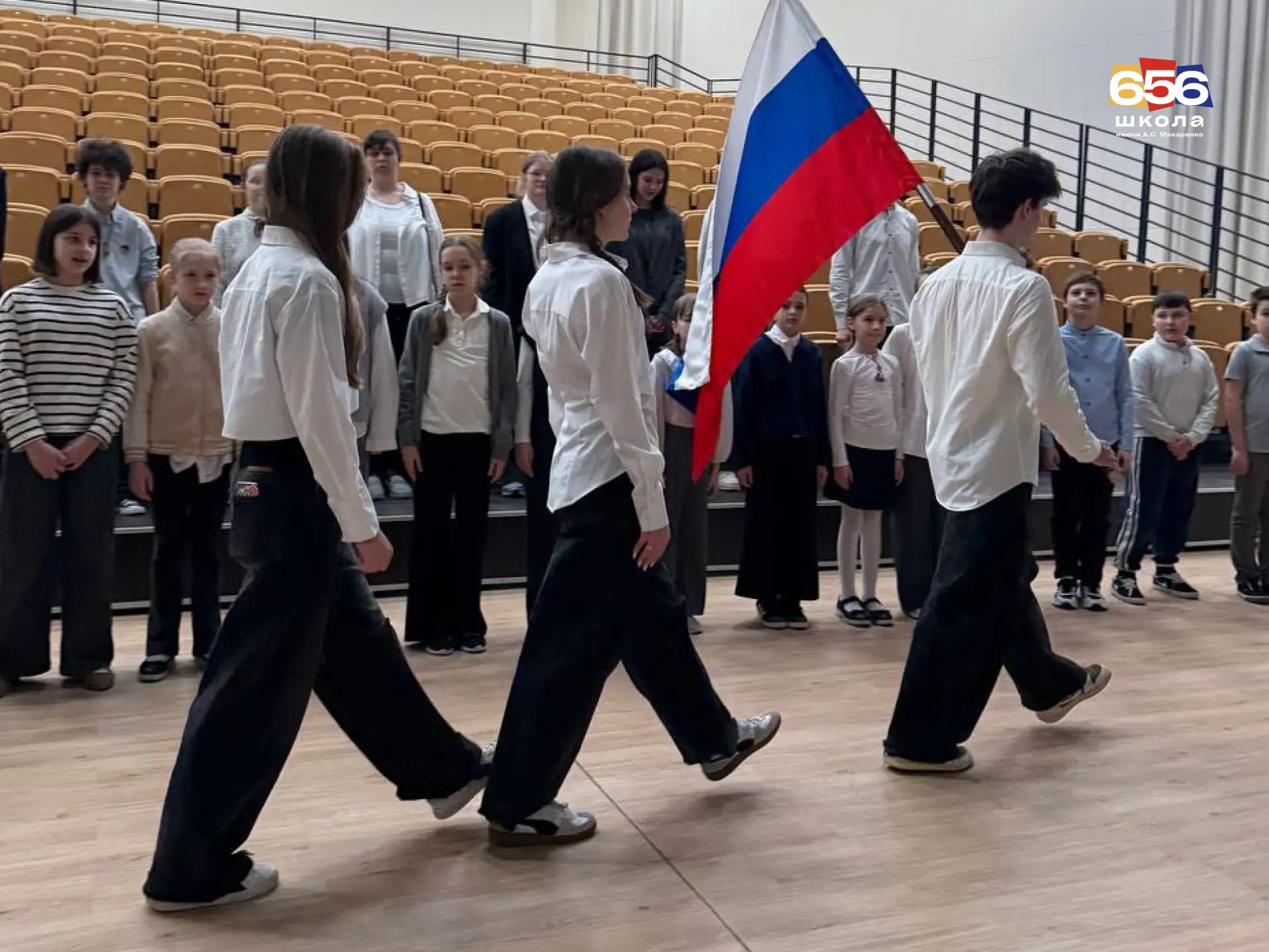 🇷🇺 Неделя на финише — впереди выходные!  Сегодня последний учебный день, а значит — скоро долгожданн