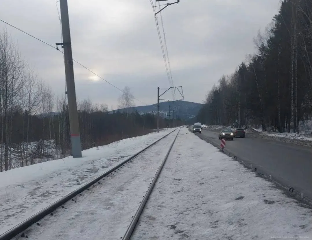 Поезд насмерть сбил мужчину под Красноярском