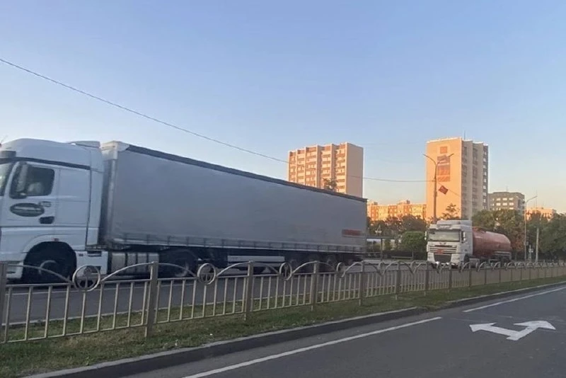 🚛 В Нефтеюганске установили ограждения против большегрузов