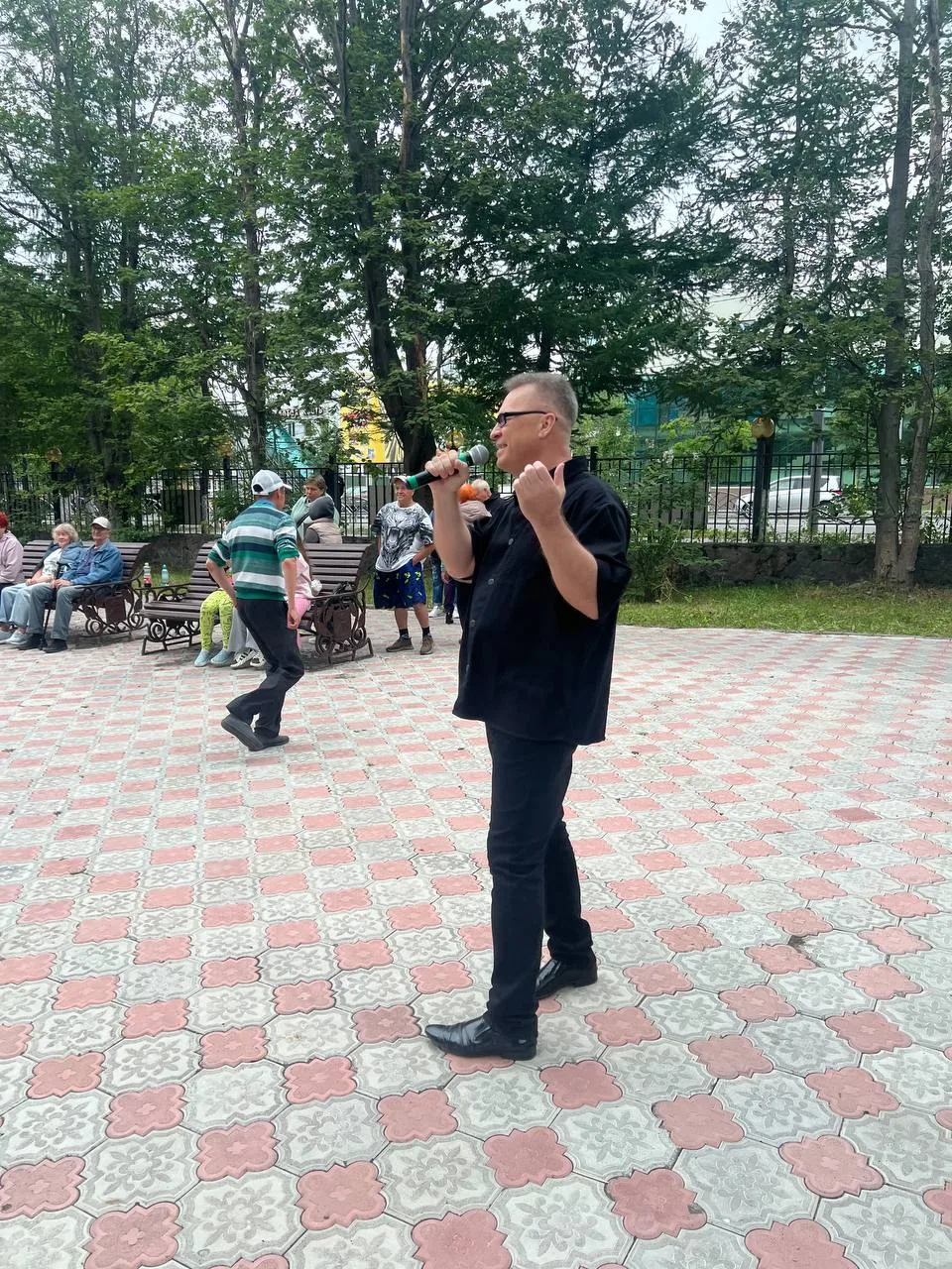 В минувшую субботу 27 июня, в парке «Сказка» прошёл уже четвёртый «Ретро-парк». Организатор — Елизов