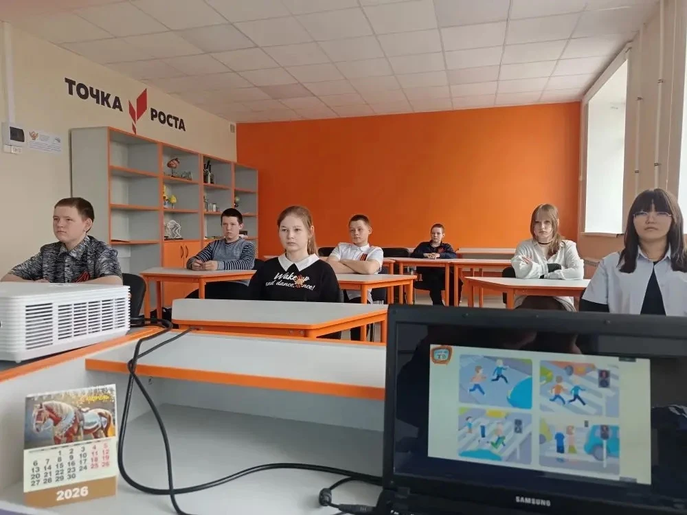 🚦 В рамках профилактики ДТП для 7 класса прошла беседа о правилах перехода дороги и безопасности на