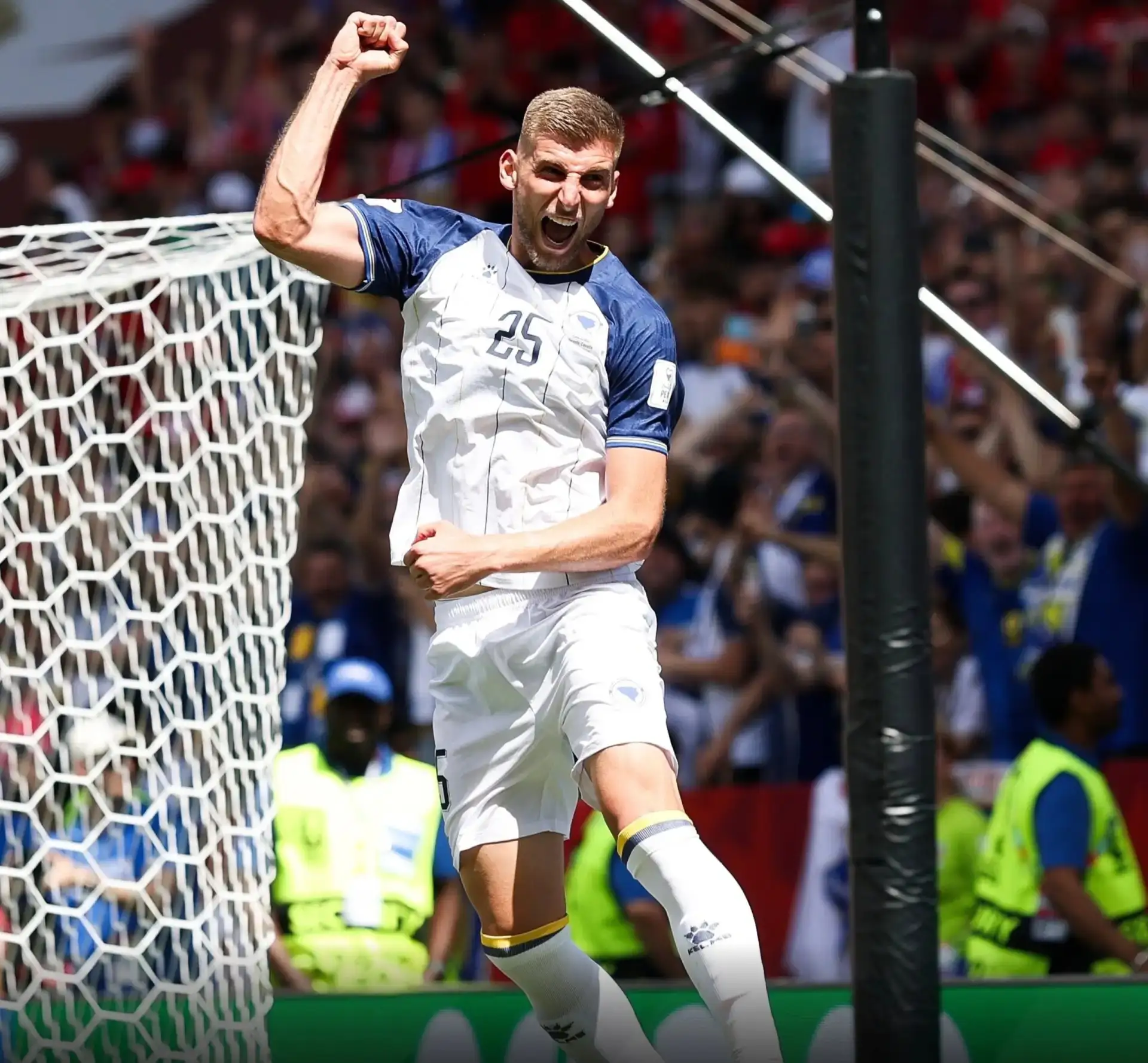 😳🇧🇦 ПЕРВЫЙ ГОЛ ЗА СБОРНУЮ!

🤯 27-летний Йово Лукич открыл счет голам Боснии на этом ЧМ, а для са