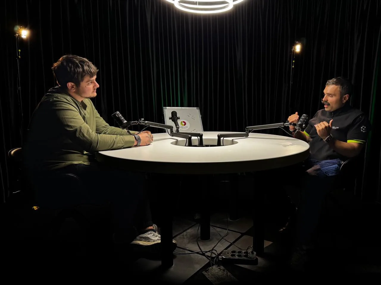 ➡️ Директор Академии Melke Александр Макаров и Александр Золотухин из компании-партнёра «ОКНОТИКА» з