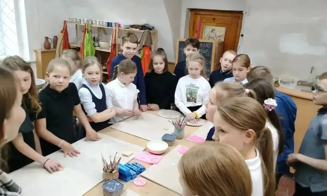 ✨ Творческий день у третьеклассников: магия гончарного мастерства! ✨  💫 День, наполненный теплом гли