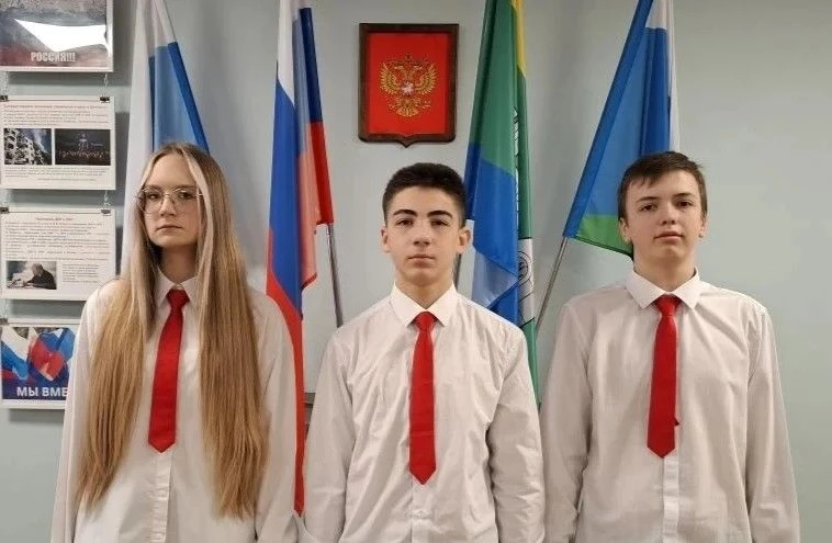 🇷🇺Сегодня 23 марта 2026 года право вынести государственный флаг Российской Федерации было предоставл
