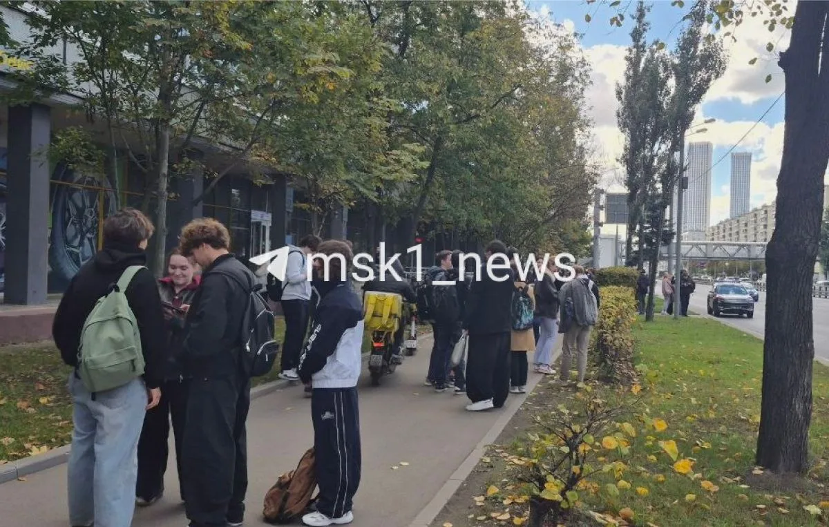 Московские университеты эвакуируют уже четвертый день подряд. На этот раз снова не пове...