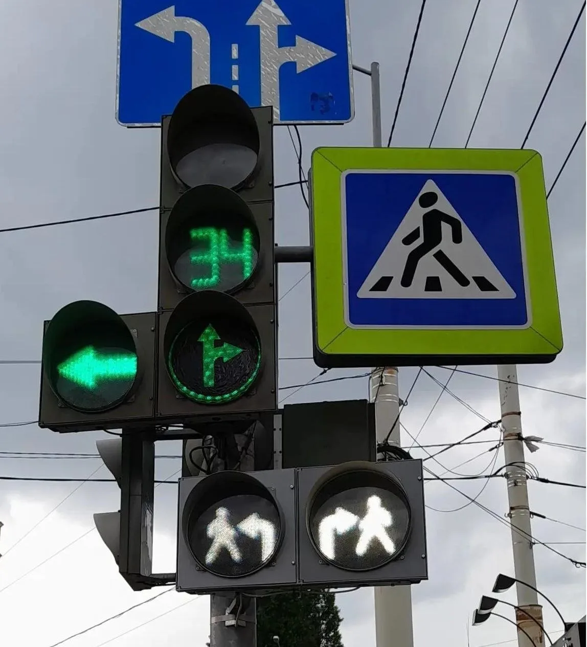 🚗 Внимание, водители и пешеходы! На ул. Горького изменились настройки светофоров!