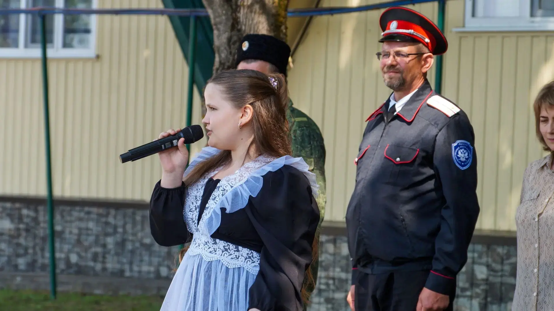 В Каневском районе торжественно завершились учебные сборы допризывной молодёжи, которые...