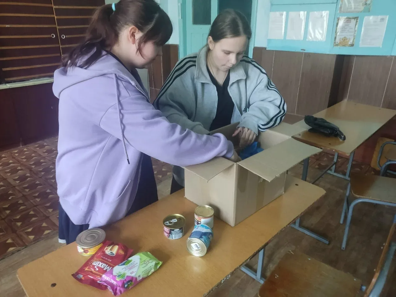В преддверии Дня Победы в школе села Ружино прошла акция «Посылка солдату»  📦 Учащиеся, родители и к