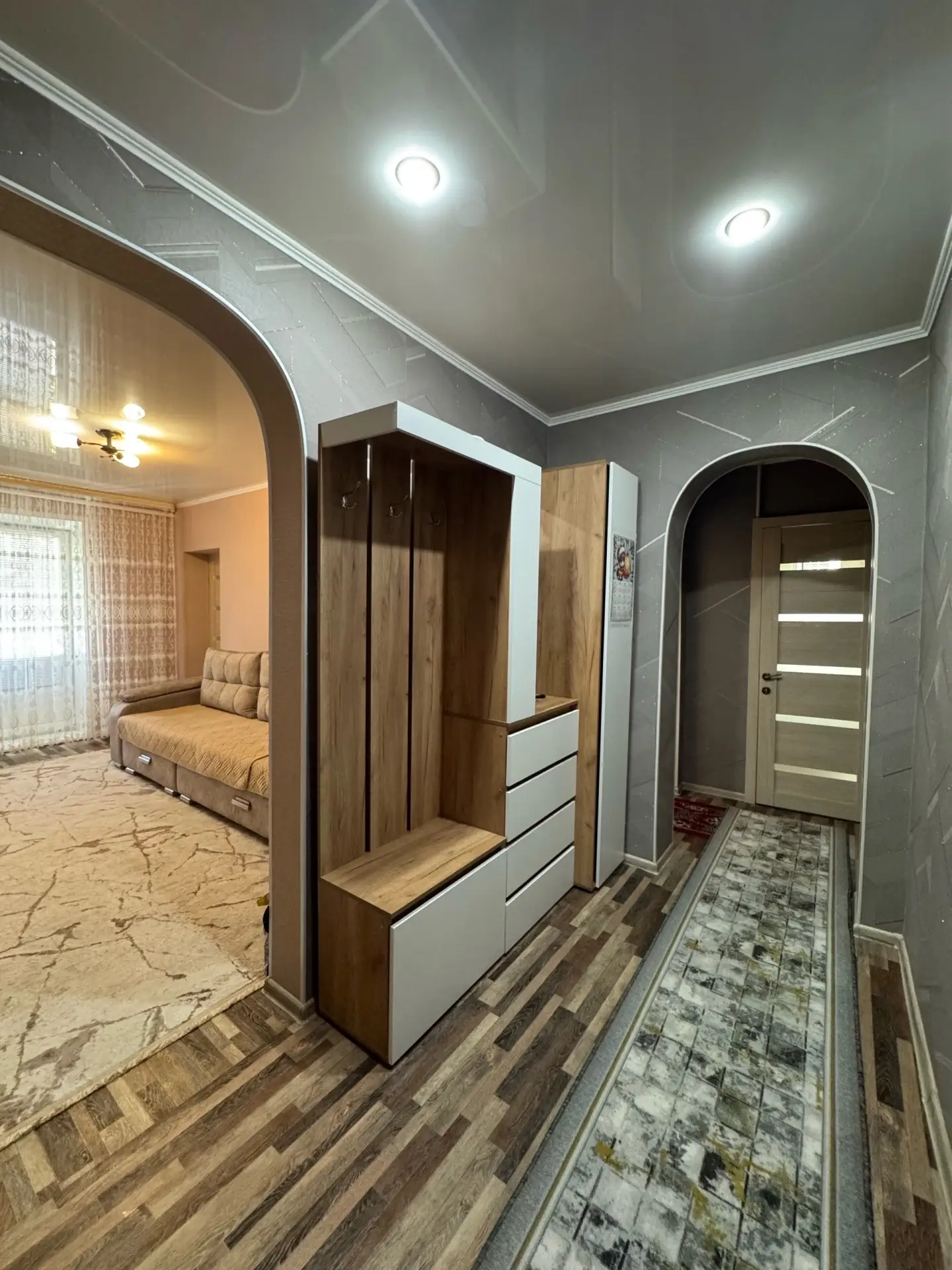 🏖 До Солёных озёр — около 15 минут пешком, 5 минут на машине
🏠 Сдаётся уютная 2-комнатная квартира