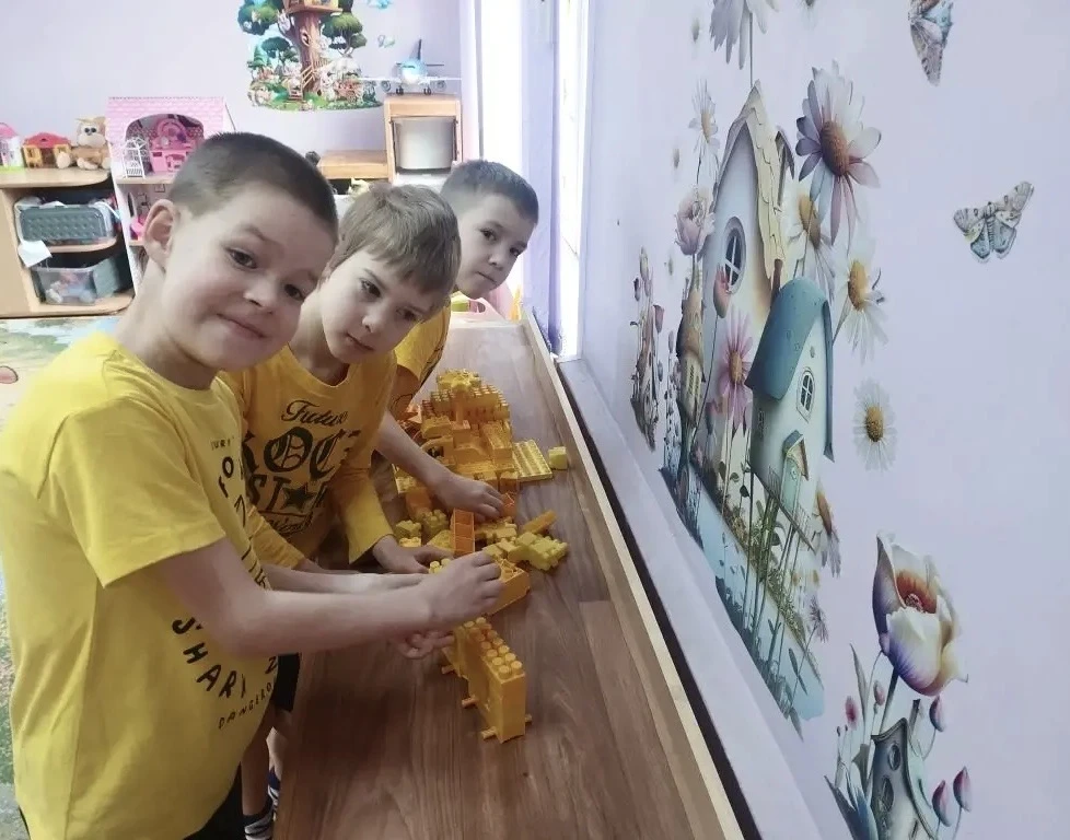 💢 Цветная неделя: день второй – жёлтый  Друзья! В дошкольном здании №6 продолжается «Цветная неделя»