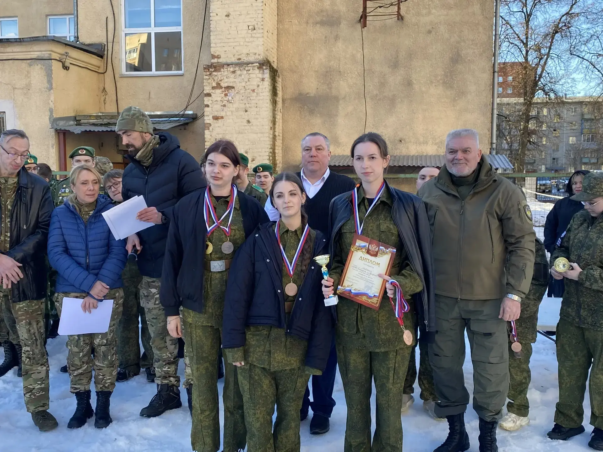 На межмуниципальной военно-патриотической игре «Девушки в погонах» из 39 отрядов, команда Гимназии «