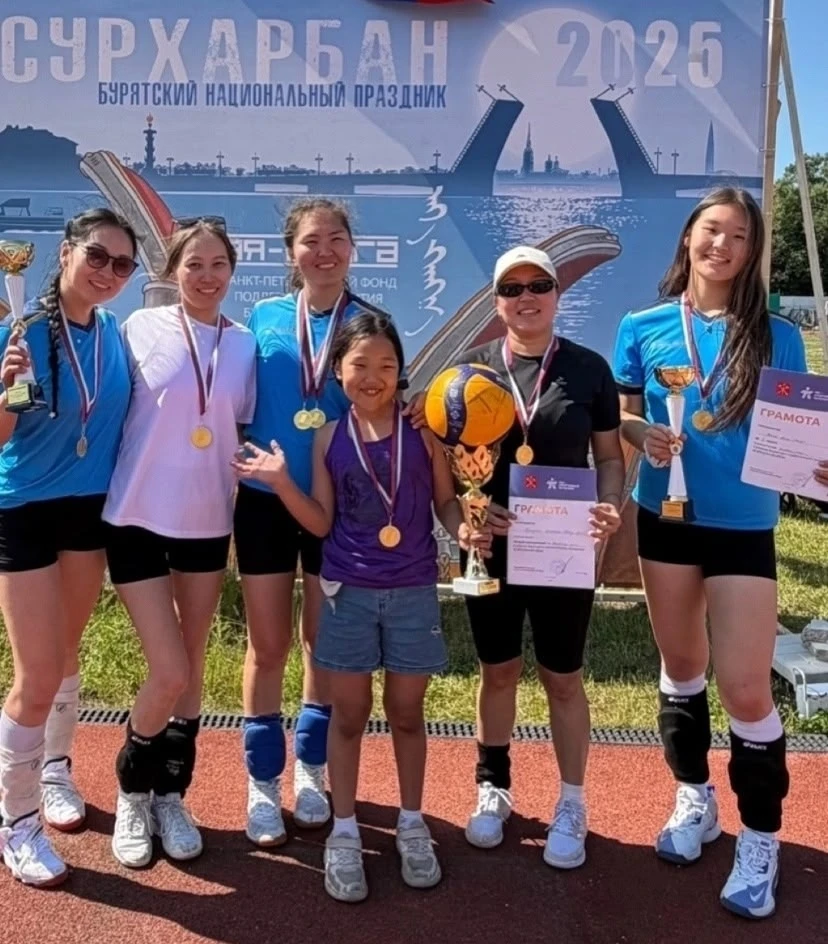 В г.Санкт-Петербургу тувинская команда стала чемпионом турнира по волейболу.

В северной столице про