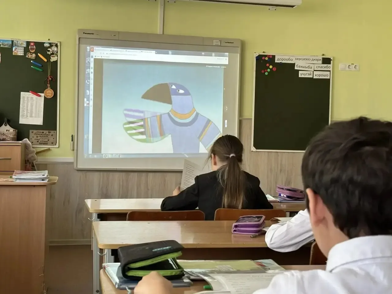 🍿 В нашей школе есть добрая традиция — еженедельные кинопоказы в началке «Мульткласс». 🎬  В этом год