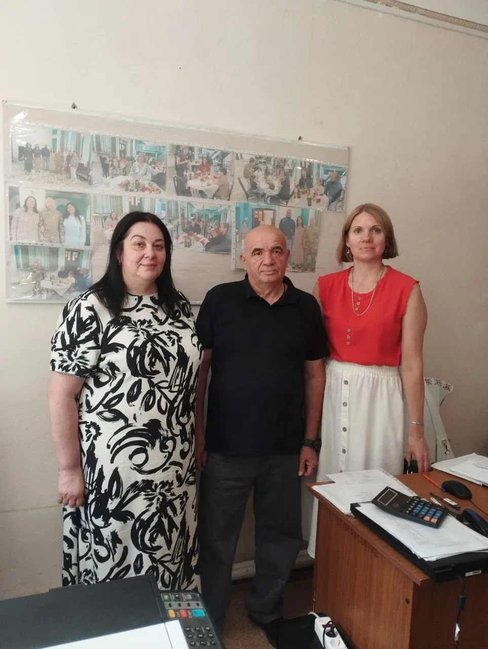 К сотрудникам отделения помощи участникам СВО и их семьям пришел в гости Таймураз Тибилов — человек 