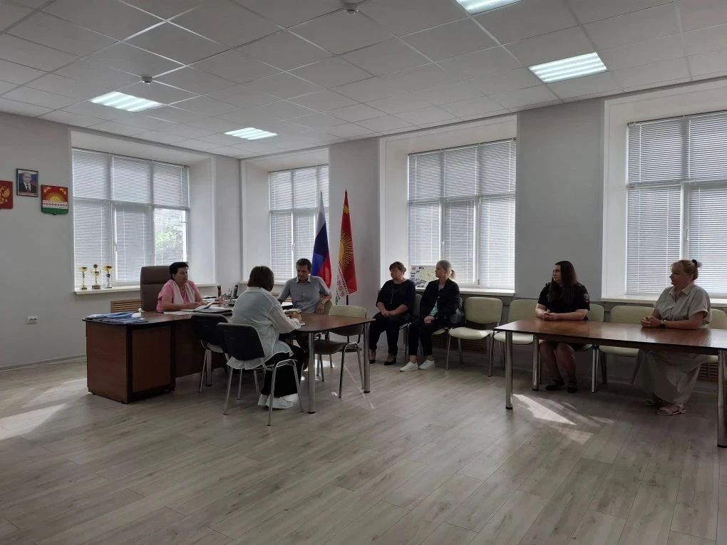 ✨Сегодня началась приёмка образовательных организаций Клинцовского района к новому учебному году.
Пе