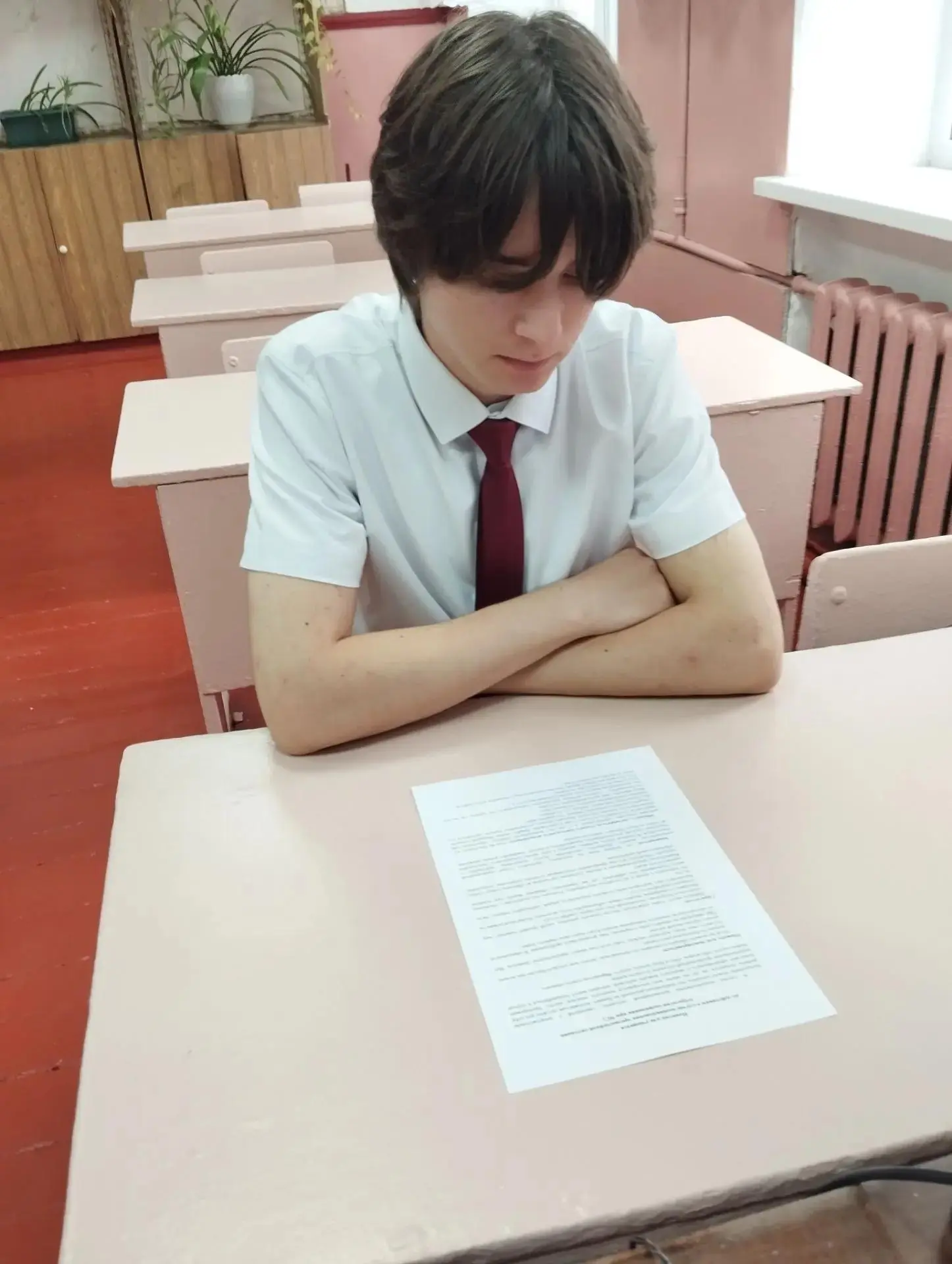 Урок безопасности "Чтобы выжить, надо знать" прошёл в 10 классе. Цель урока -  формиров...