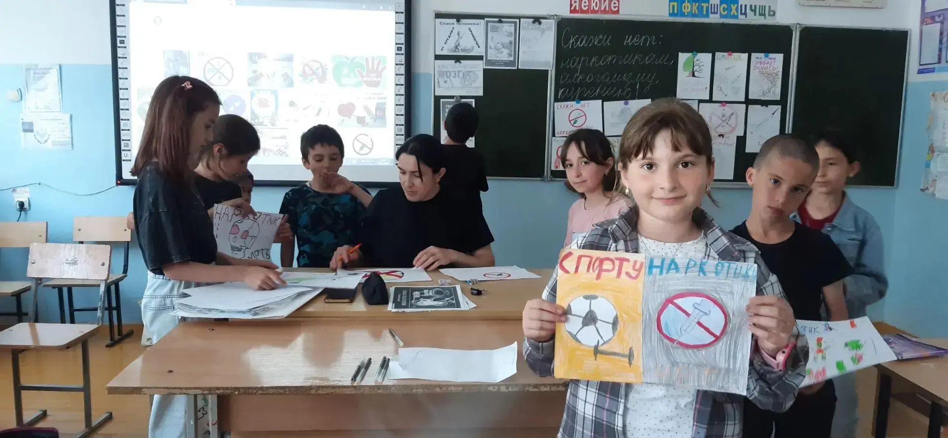 🎨 Рисуем здоровье: «Скажи нет!» наркотикам, алкоголю и курению

В нашем лагере прошло необычное зан