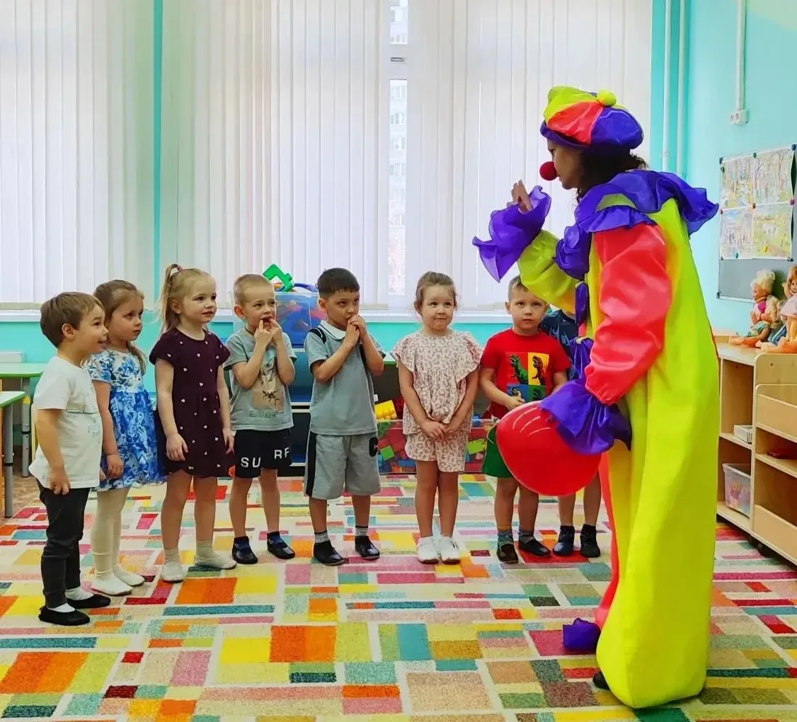 🎉 1 апреля в дошкольных группах прошёл настоящий праздник смеха! 🥳  В этот день у нас было шумно, ве