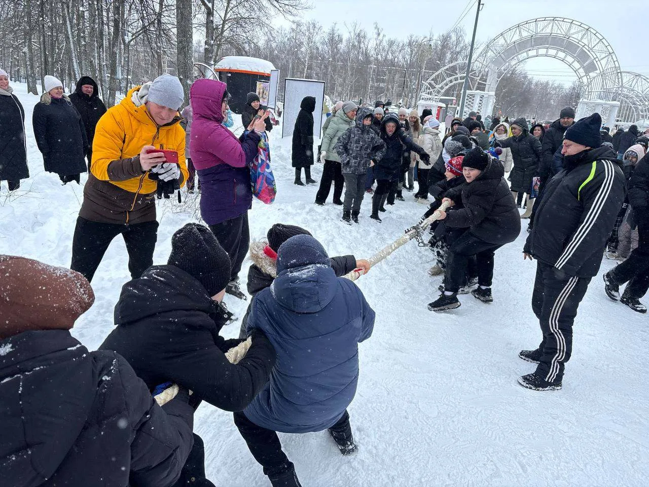 ❄️🏃‍ Зима - не повод сидеть дома!  ✨ Сегодня в Саранске прошёл общегородской День здоровья, который 