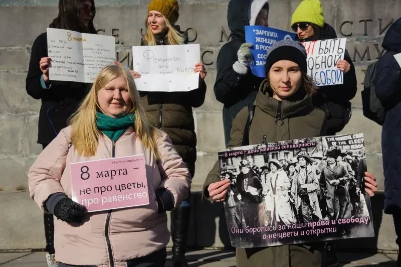 В России предложили создать спецподразделения для борьбы с феминистками

В России предложили создать