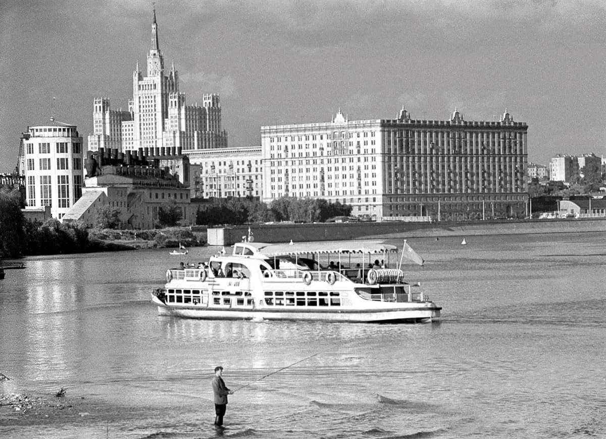 Краснопресненская набережная, 1966 год.
@old_photo_msk