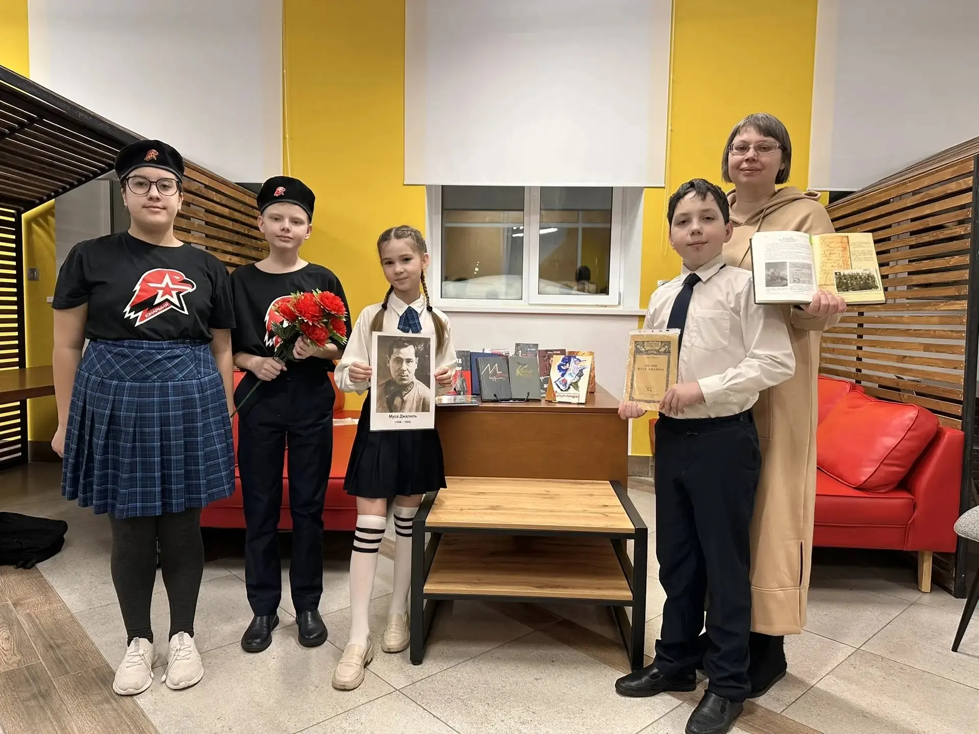 📚13 февраля в Молодежном центре «Порт» состоялся вечер памяти поэта-героя Мусы Джалиля.   Почтить па