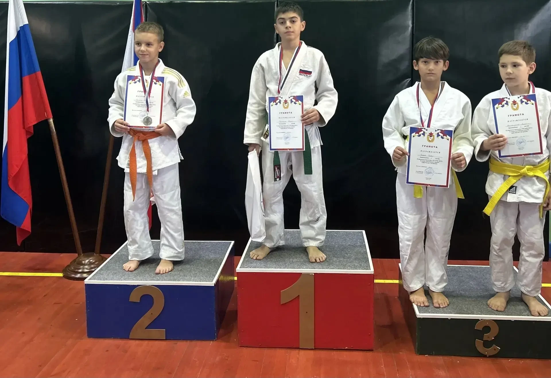 🏆 Поздравляем Степаняна Роберта с победой! 🥇