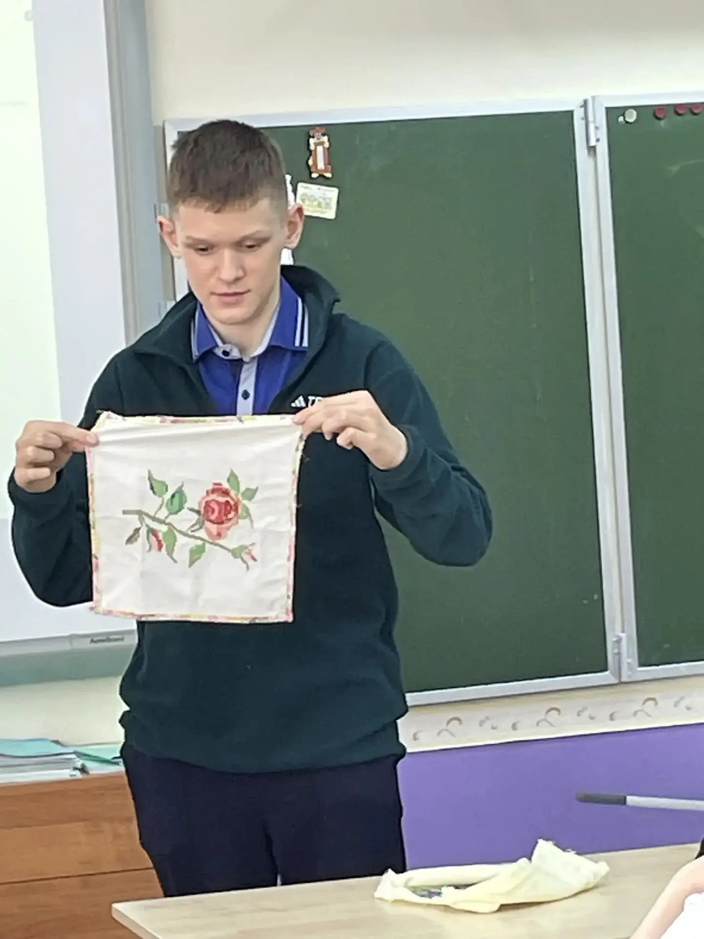 ✨ Экскурсия в школьный мини‑музей: путешествие в прошлое ✨

Ученики 8Б класса — Огурцов Павел и Дуро