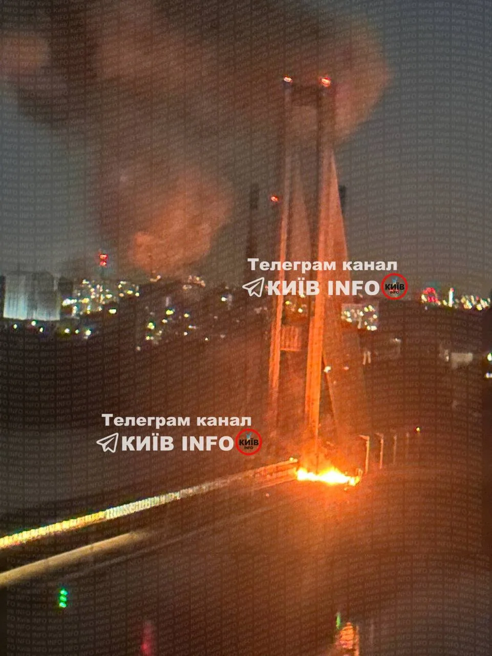 🔥Герани снова нанесли удар по мосту Южный в Киеве.