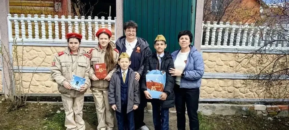 🌟 В преддверии Дня Победы: лицеисты поздравили ветеранов  В преддверии великого праздника — Дня Побе