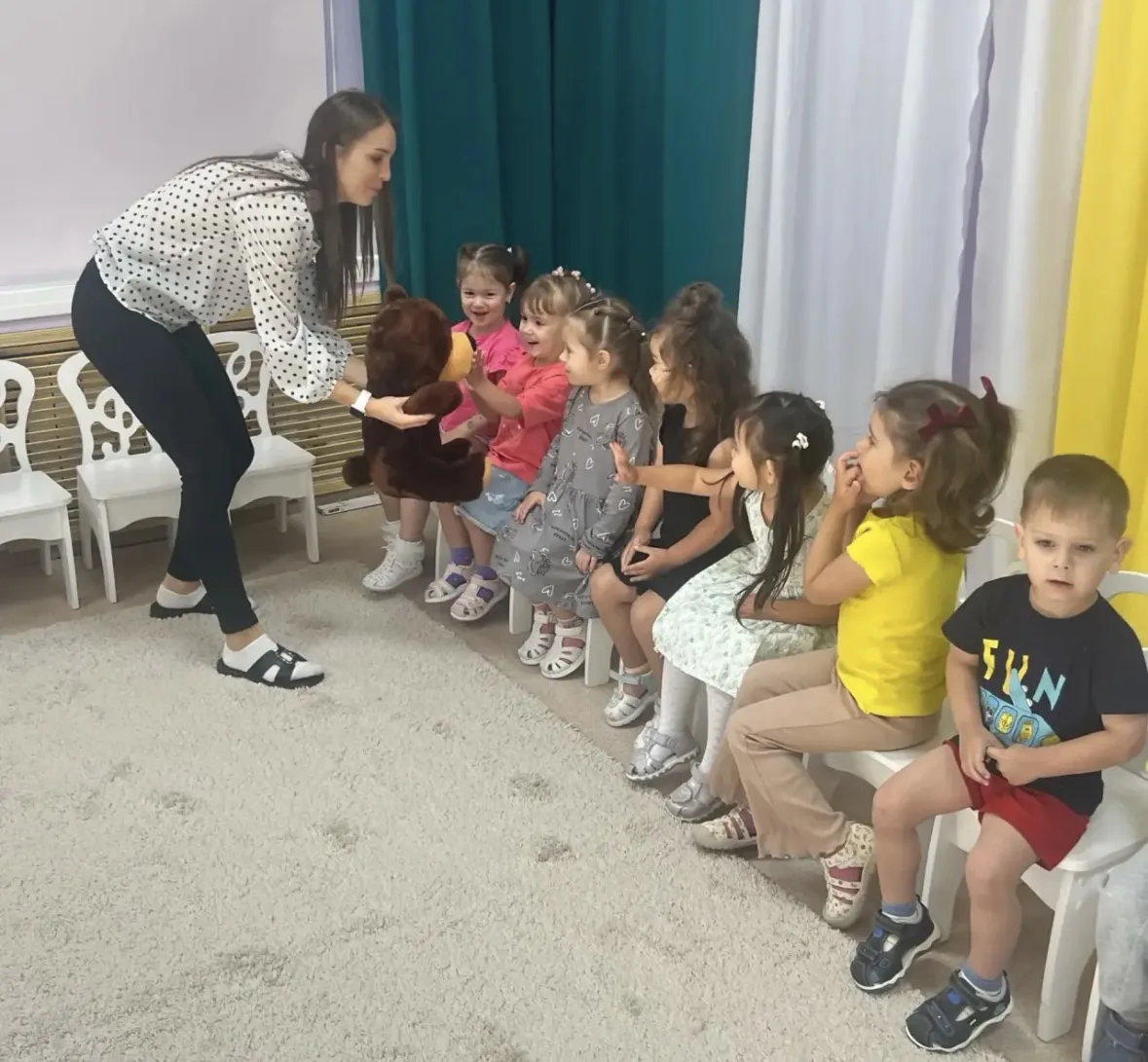Музыкальные занятия с детьми 3–4 лет — это особый мир, где игра становится главным инст...