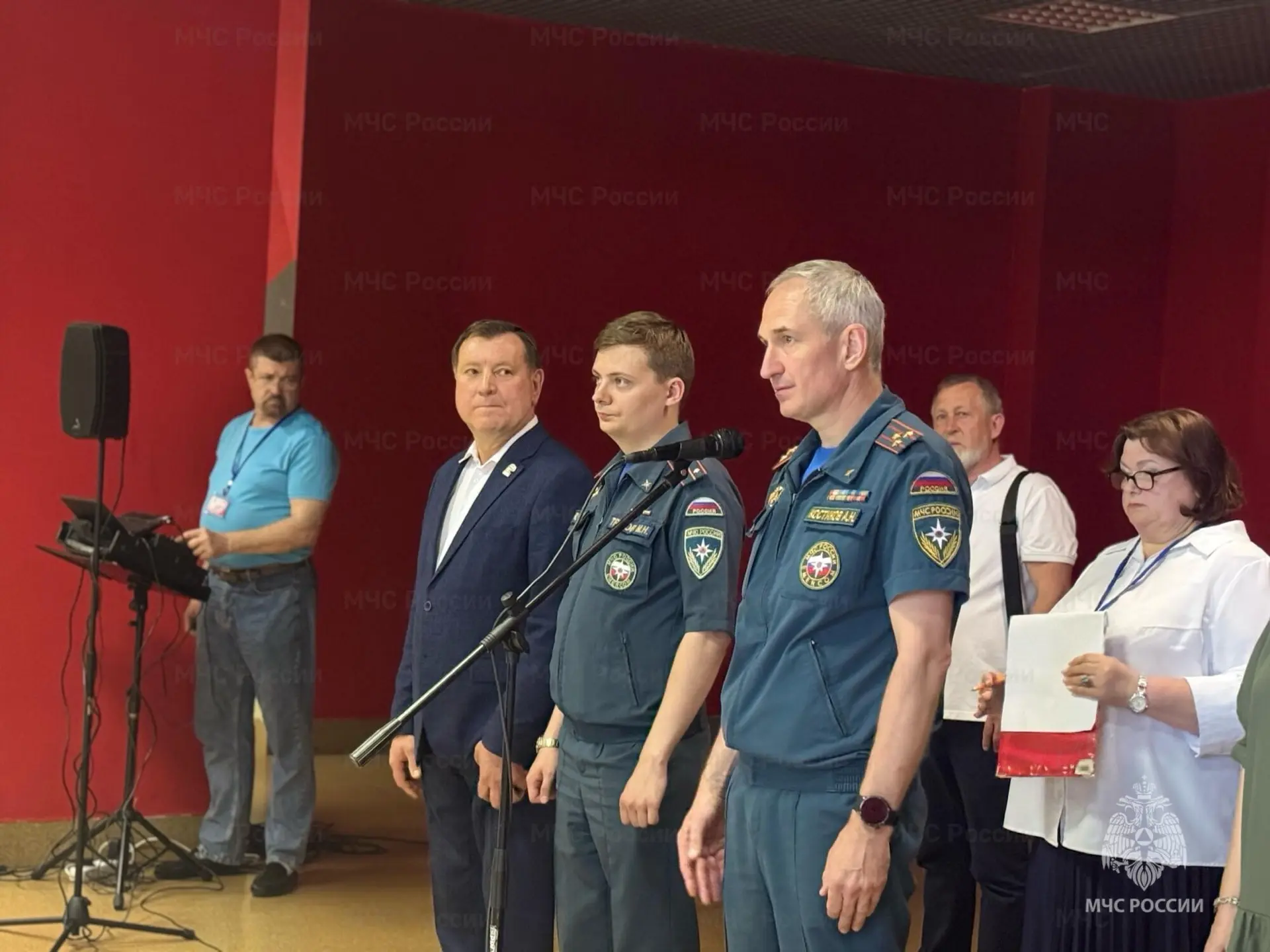 🚒В Балашихе прошли соревнования дружин юных пожарных  Сотрудники 1 пожарно-спасательного отряда и ин