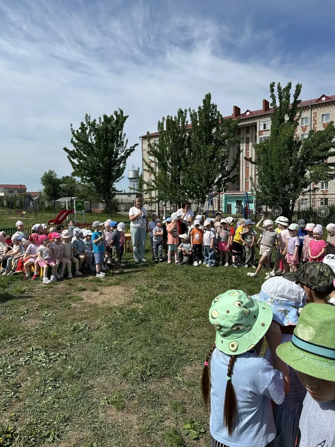 Бүген безнең балалар бакчасында татар халкының милли бәйрәме - Сабантуе гөрләп узды. Ба...