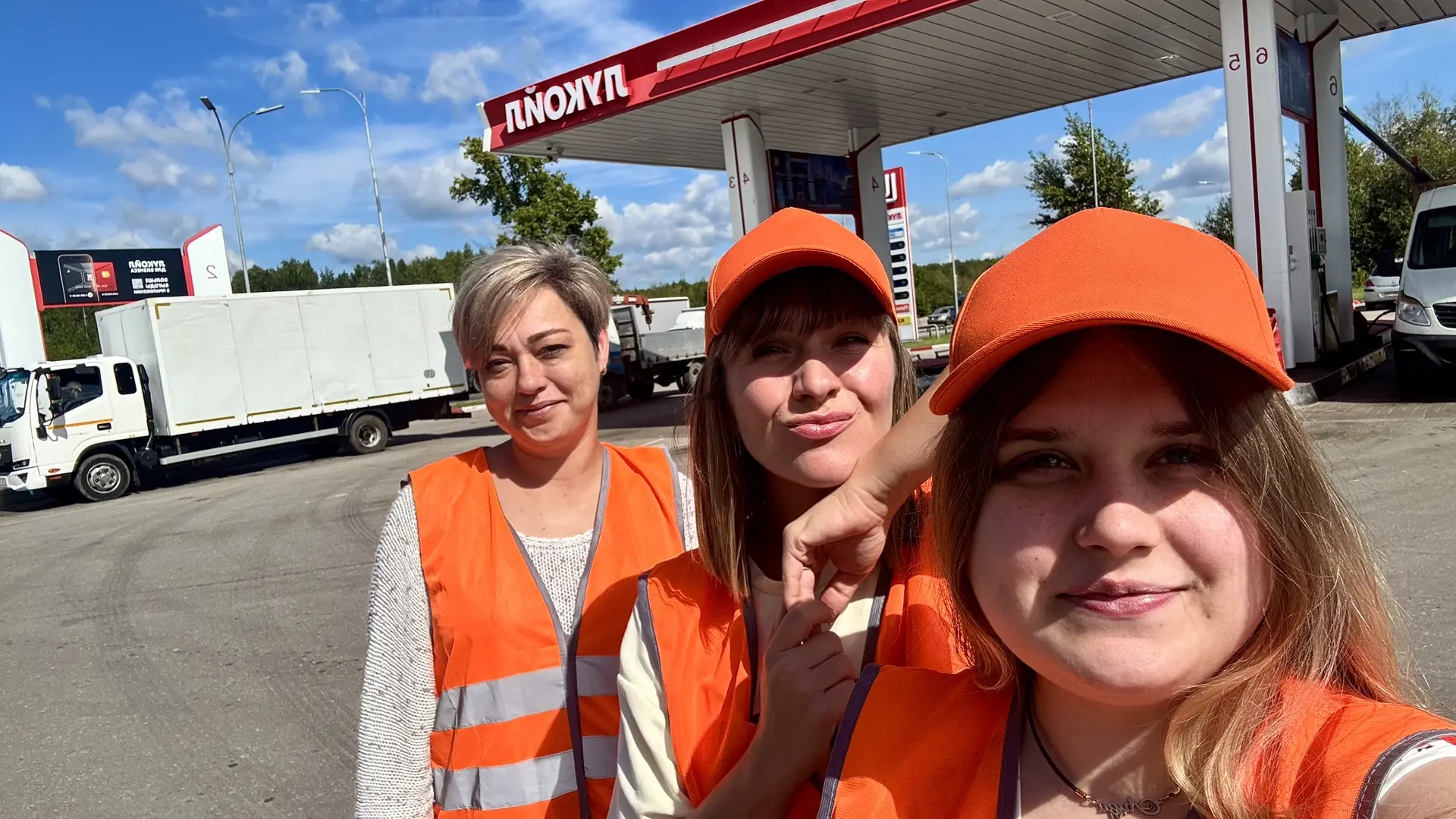 НИК всегда в строю! 💪 Сотрудники колледжа вышли на помощь в качестве волонтеров на АЗС!