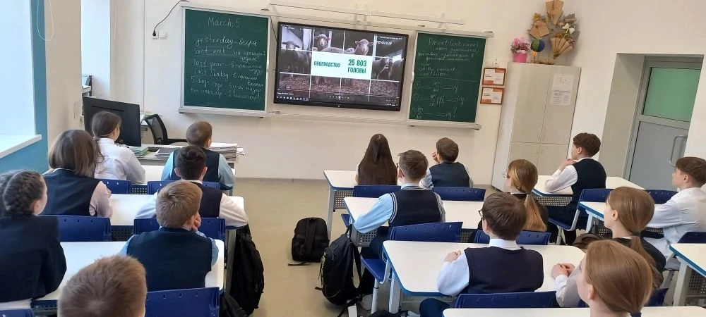 🌾 АПК Удмуртии: профессии будущего уже сегодня!    В рамках курса «Россия – мои горизонты» учащиеся 