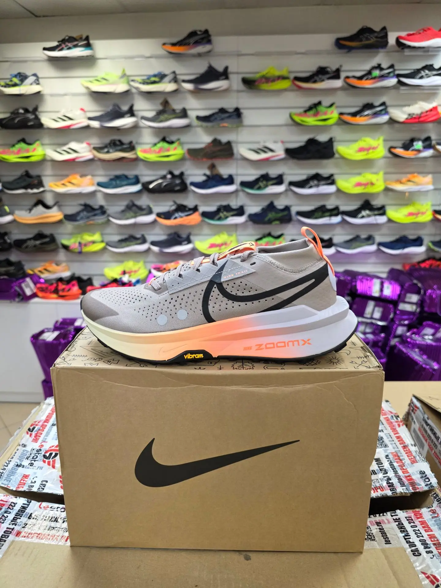 В НАЛИЧИИ 

1) Nike ZoomX Zegama Trail 2 (27,5 см)
2) Asics GT-2000 14 (28 см)
3) Nike Pegasus 41 (2