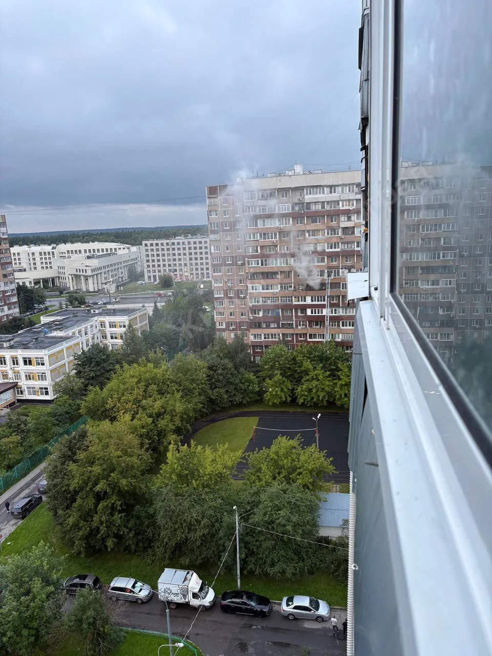 ❗️В корпусе 1430 горит квартира — прислали через бота

На месте уже работают пожарные