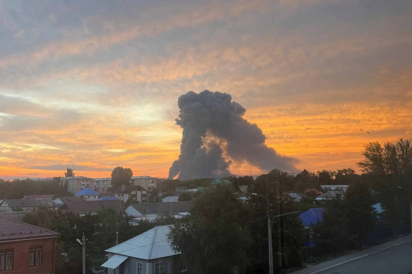 Украинские силы атаковали Новокуйбышевский НПЗ («Роснефть»).