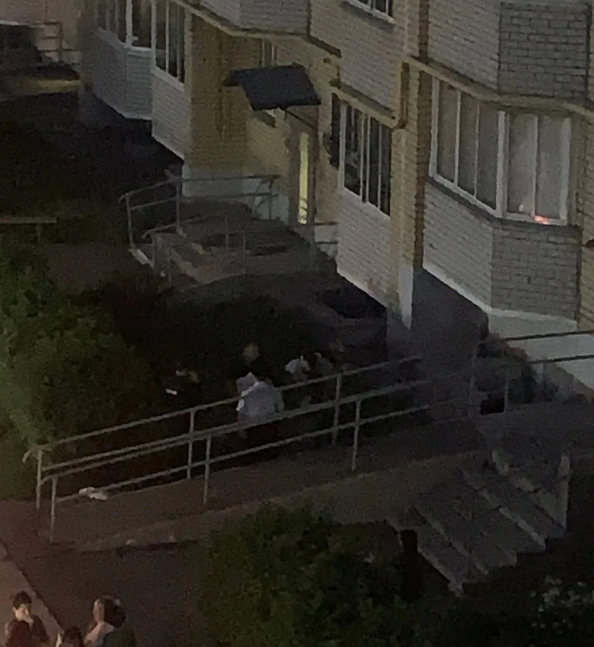 💔 В Челнах трёхлетняя девочка погибла, выпав с 5-го этажа. Ребёнка оставили с братом без взрослых.  