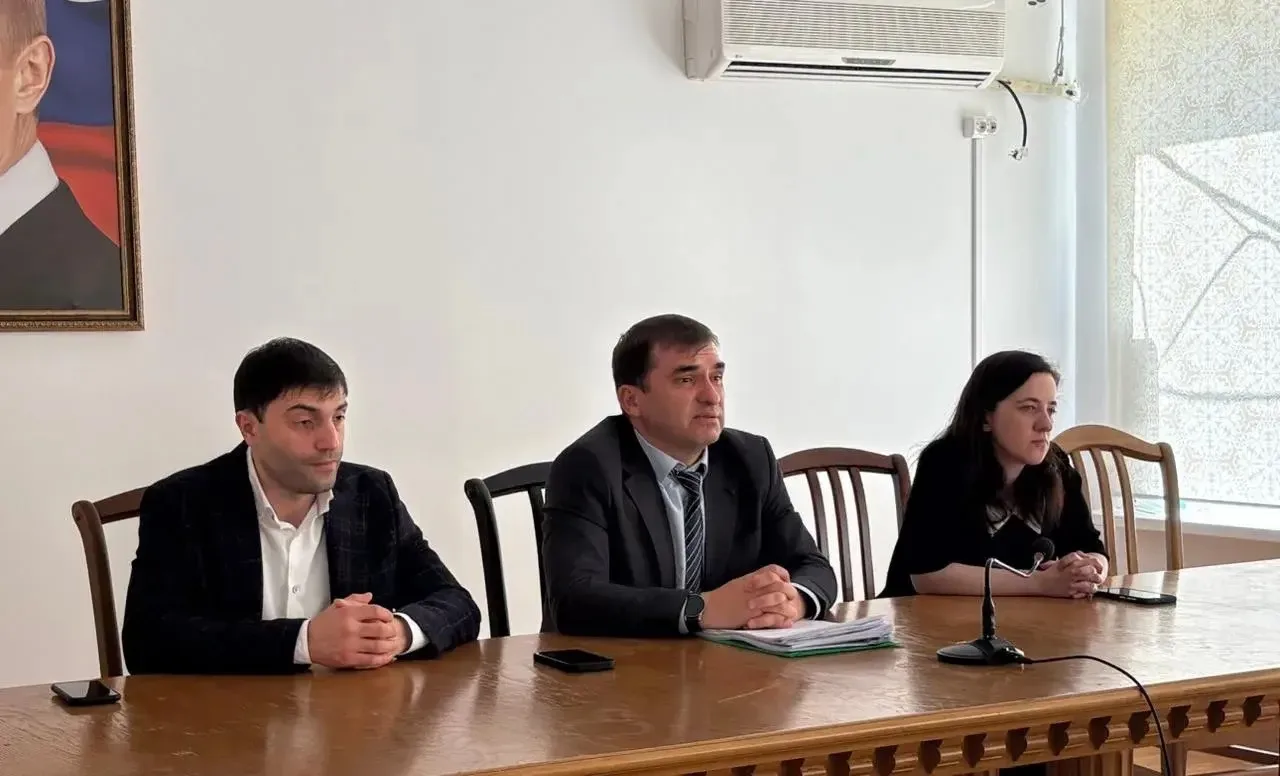 Семинар-практикум с главами поселений и их заместителями об организации деятельности Ад...