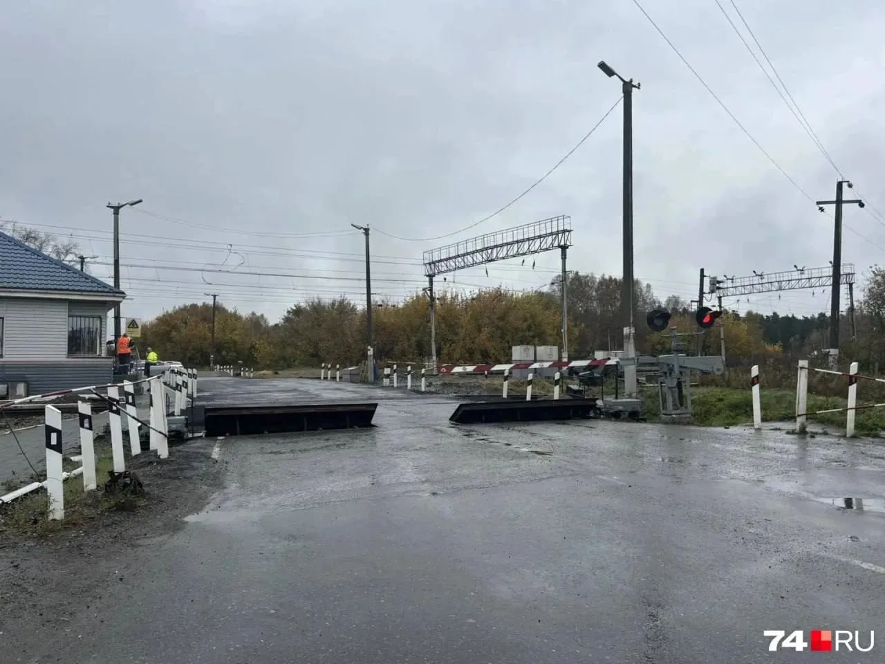 ​🚧 Под Чебаркулем перекрыли ж/д переезд и дорогу на Мисяш