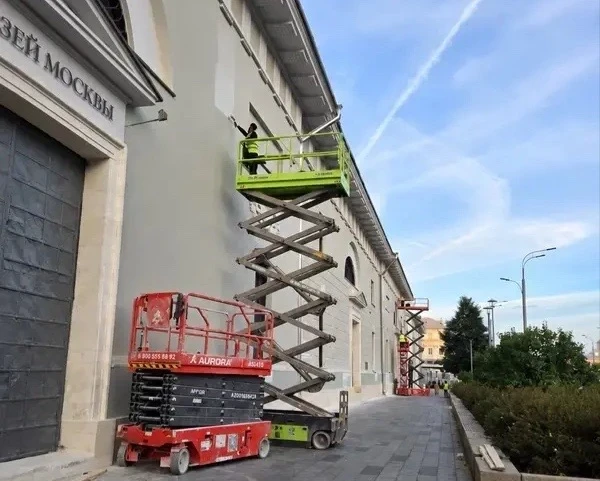 🏗️ В Музее Москвы завершают ремонт фасадов
