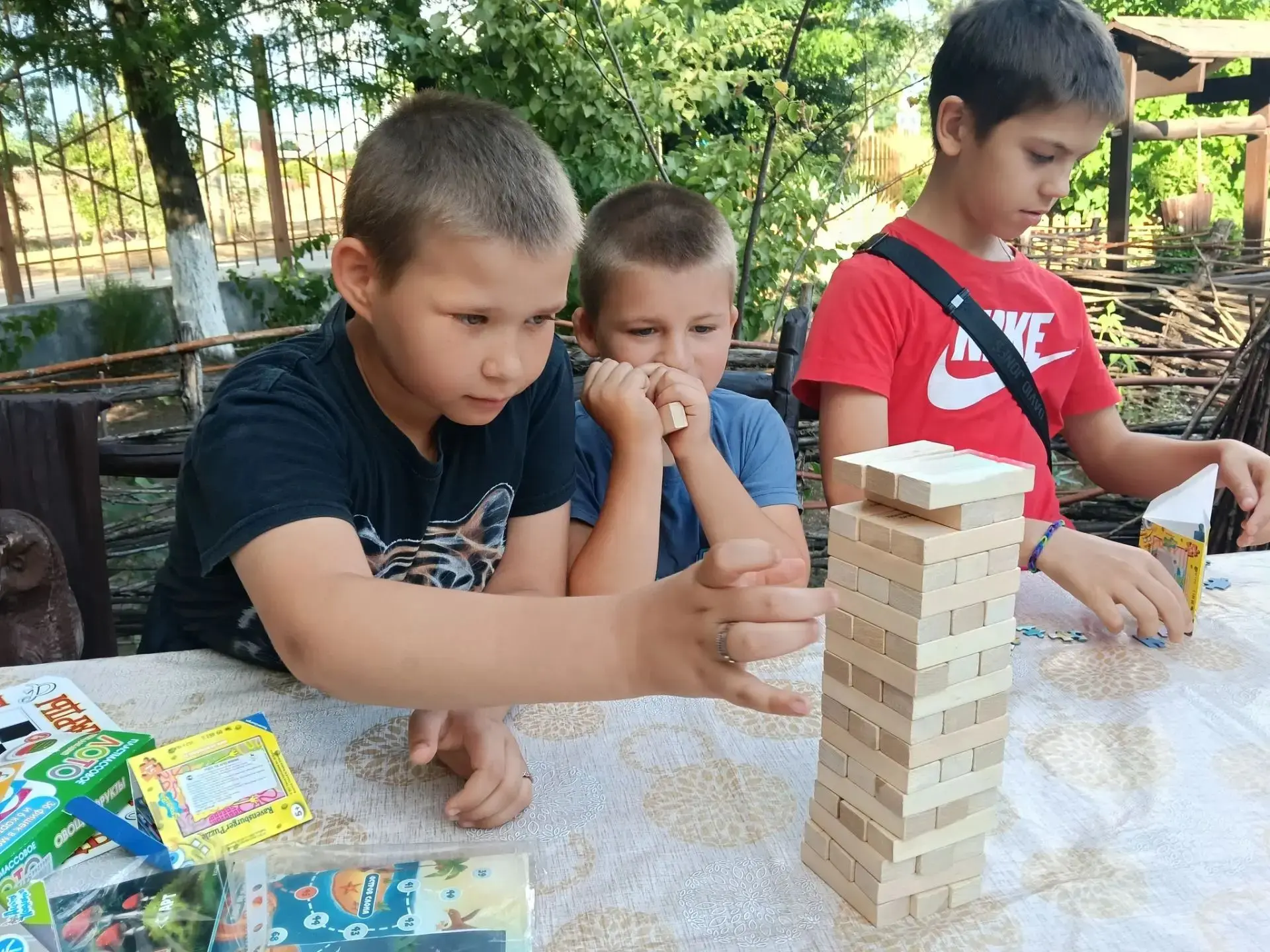 🎲 Вечер настольных игр «Игромир» в «Городе детства»
Возле избушки Бабы Яги сегодня было особенно лю