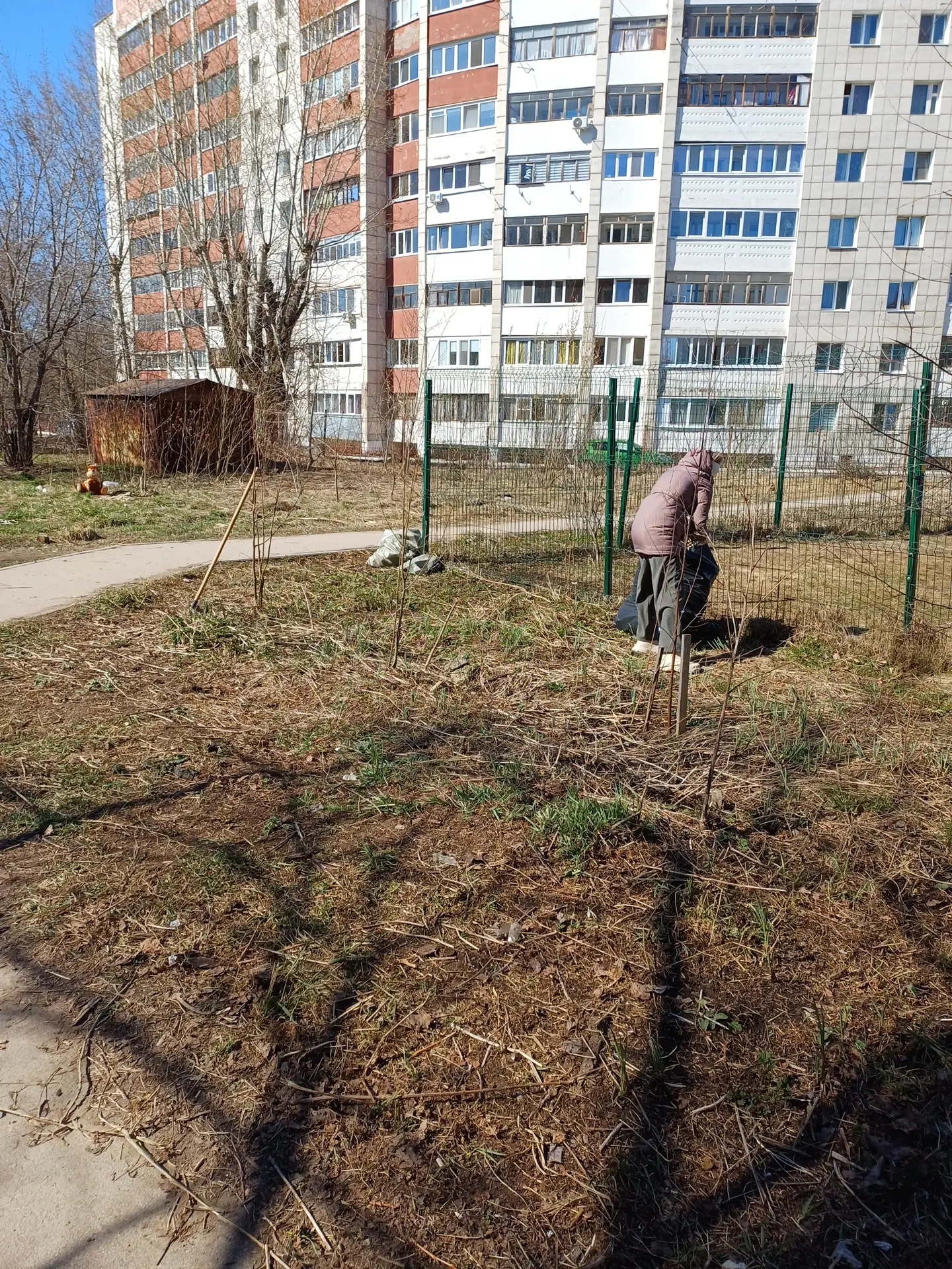16 апреля во втором корпусе нашего детского сада прошел весенний субботник!🌿🌿🌿 С отличным настроение