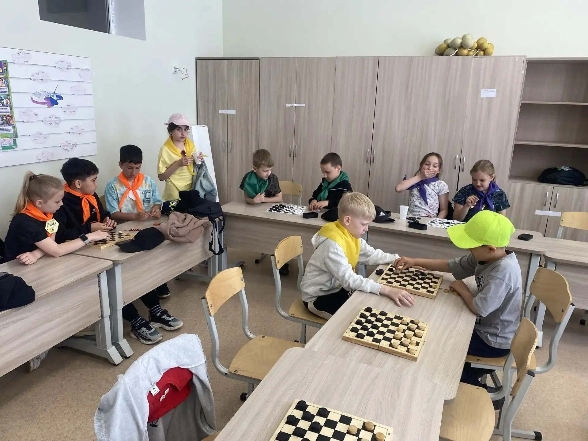 ♟️ Турнир по шашкам в лагере «Яркий день»