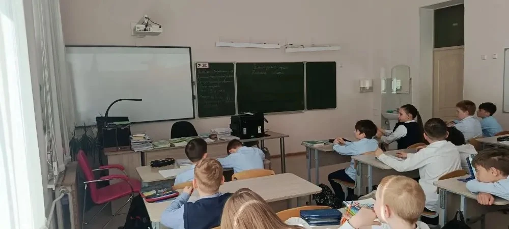 В МАОУ «Лицей №160» прошла «Неделя психологии»: о доверии, поддержке и бережном отношении друг к дру