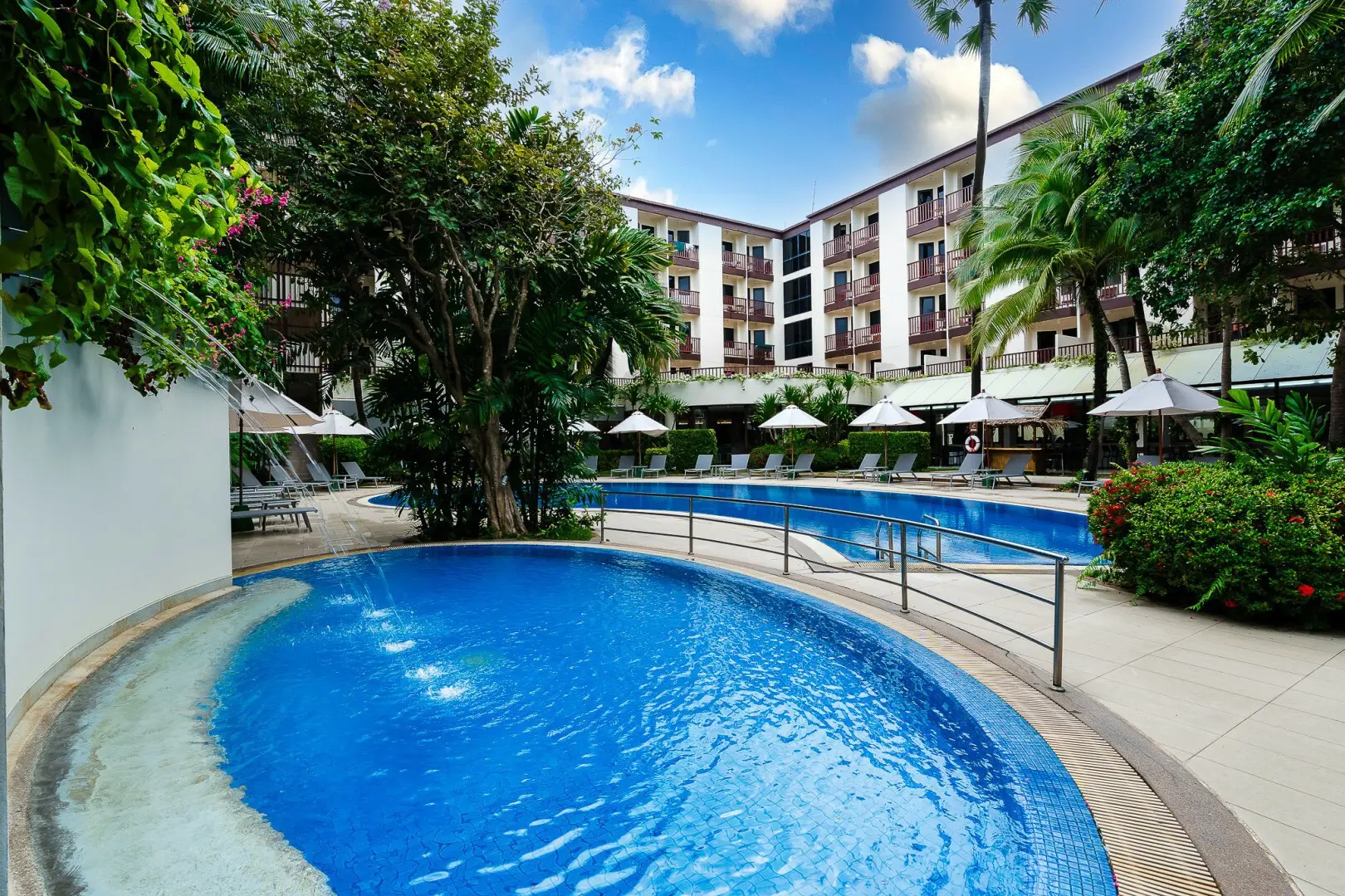 Бюджетный отель Пхукета с отличным расположением 👍