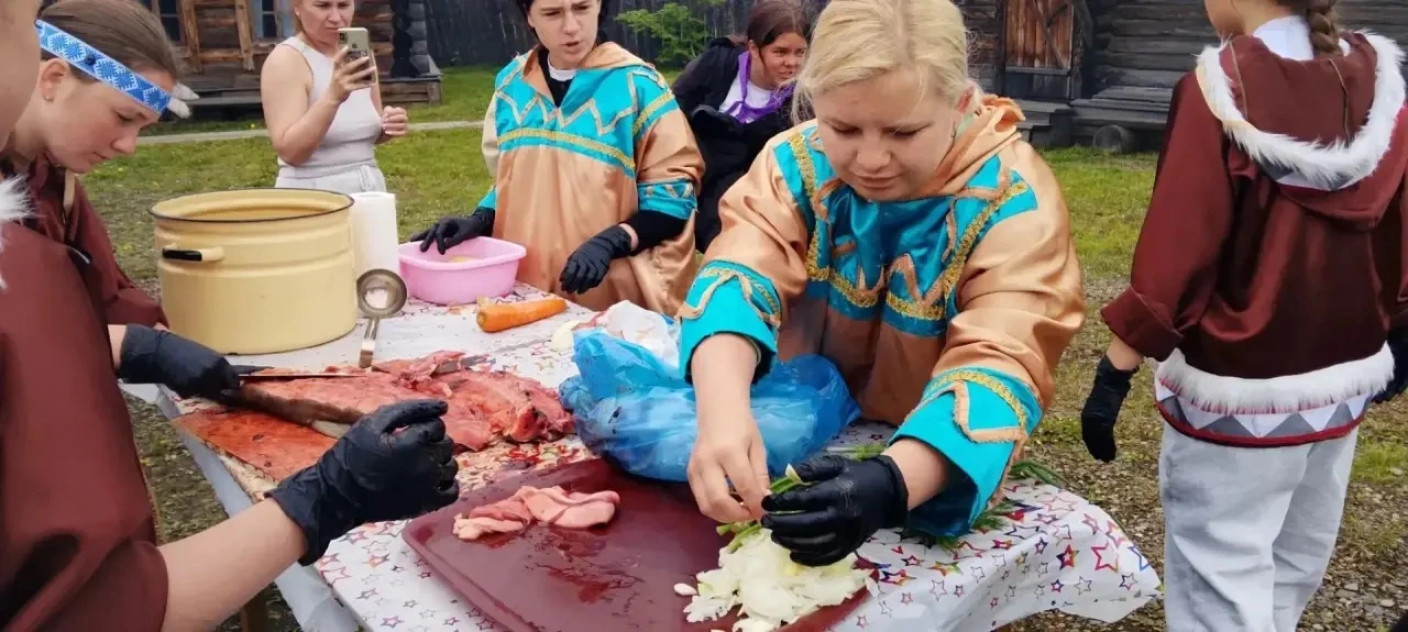 Три команды, три казана и море вкуса: как прошёл «Праздник Первой рыбы»

Ежегодно в Охотске отмечают