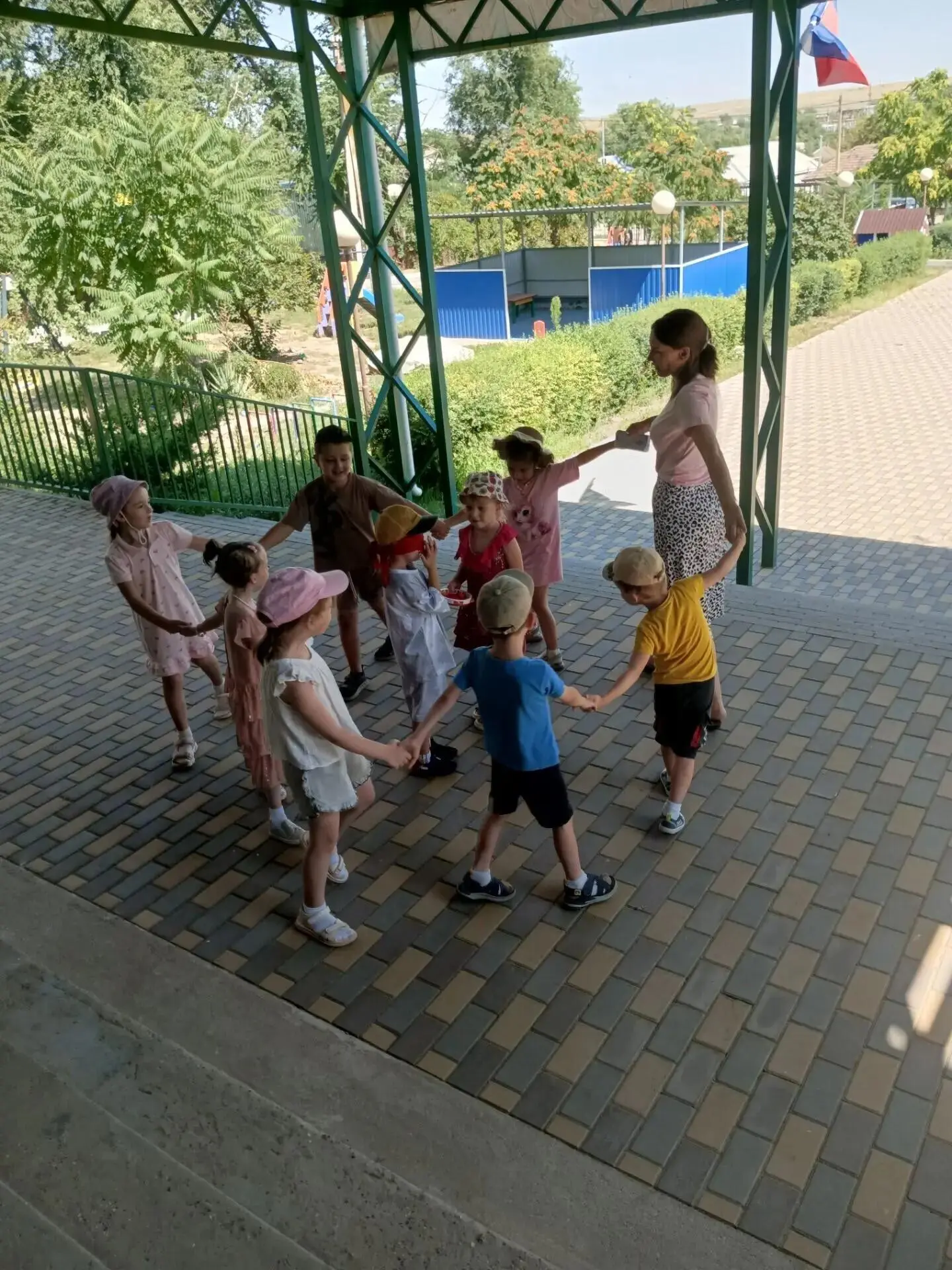 🎉 Старшая группа вместе с воспитателем Францевой Олесей Ивановной продолжают открывать...